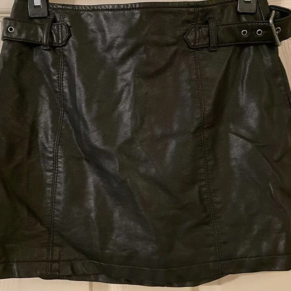 Free People Faux Leather Mini Skirt Zip Size 0 Black Lined Buckle Goth Grunge
